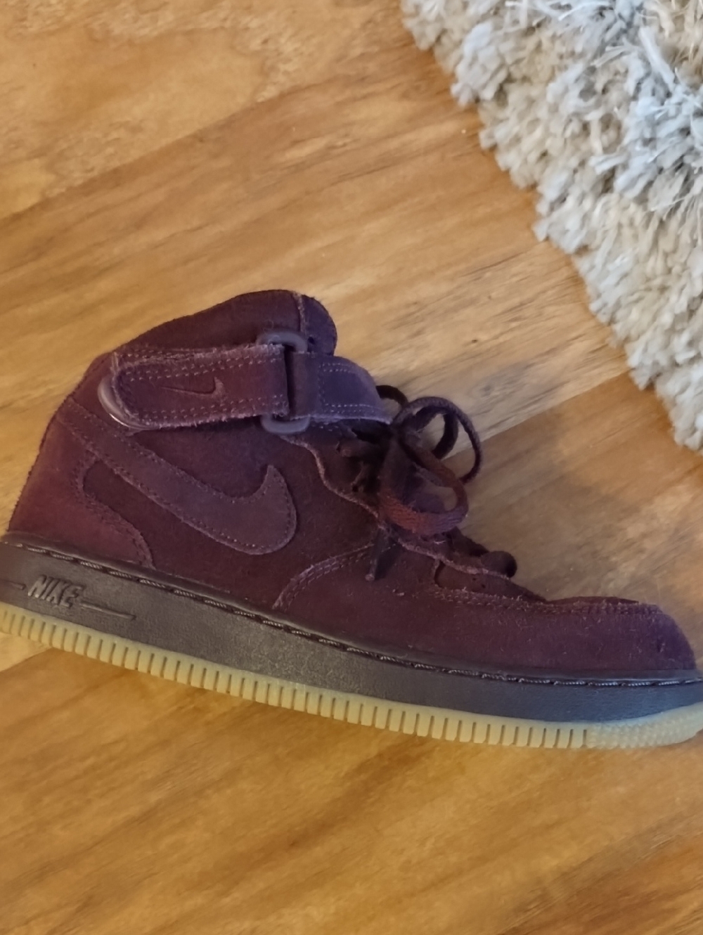 Nike Kids High-Top Sneakers in Plum